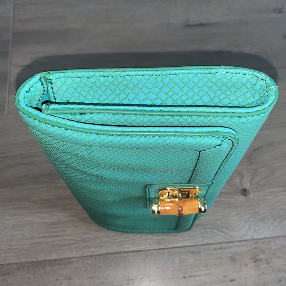 Banana Republic Aqua Green Clutch - Picture 6 of 9